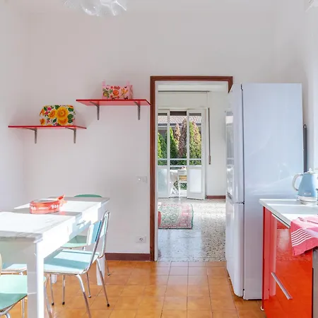 Apartment Bright & Cosy With Balcony Barni